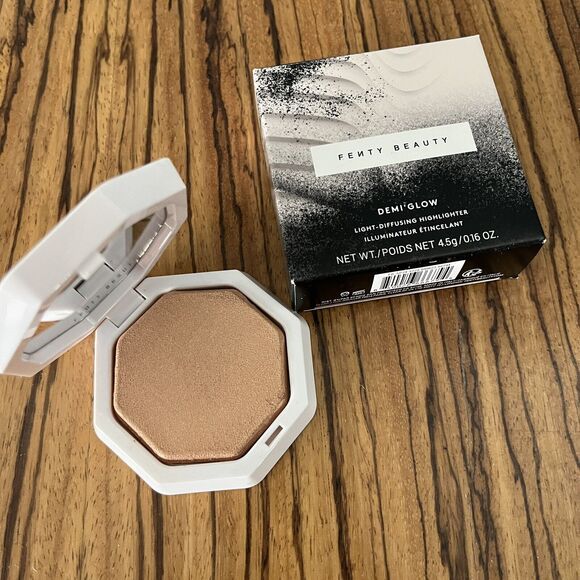 Fenty Beauty Other - Fenty Beauty Demi'Glow Light Diffusing Highlighter 04 Loose Change 4.5g
